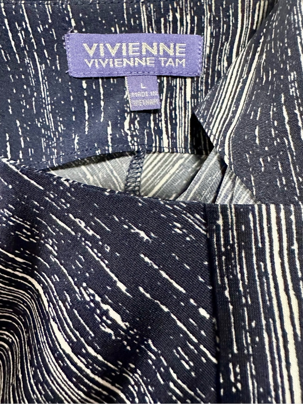 Vivienne Tam Navy and White Abstract Brushstroke Sleeveless Dress - Picture 5 of 7
